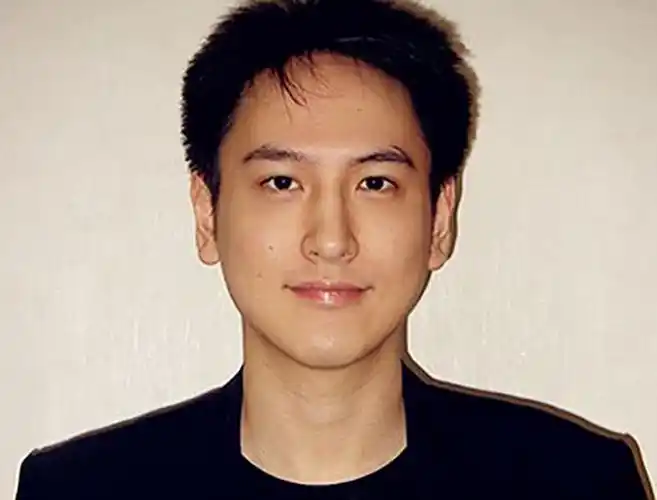 汤臣二少东汤珈铖与富二代传婚讯配王子的还得是公主