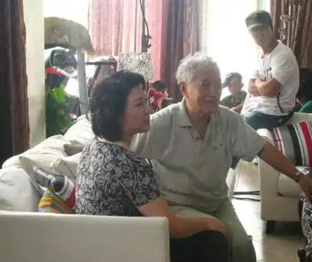 图扒一扒普超英丈夫是谁女人花获得金鸡奖最佳女主角