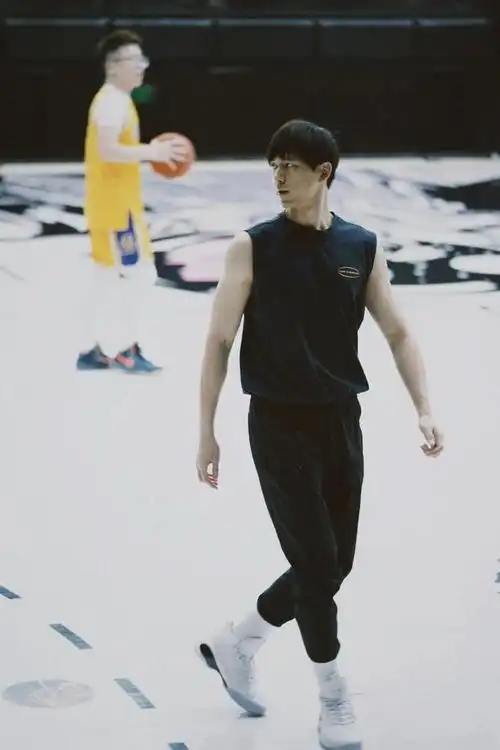 荷尔蒙爆棚啊,阳光运动男孩李现|肌肉_网易订阅