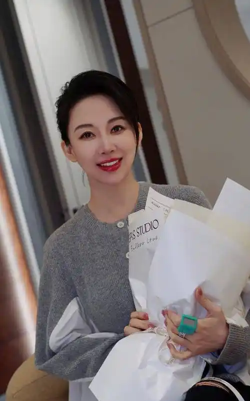 原创聚焦中国九球女神潘晓婷的辉煌与新恋情