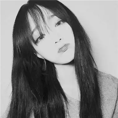 黑白头像女生带点伤感头像2018 你有我说也说不完的坏脾气
