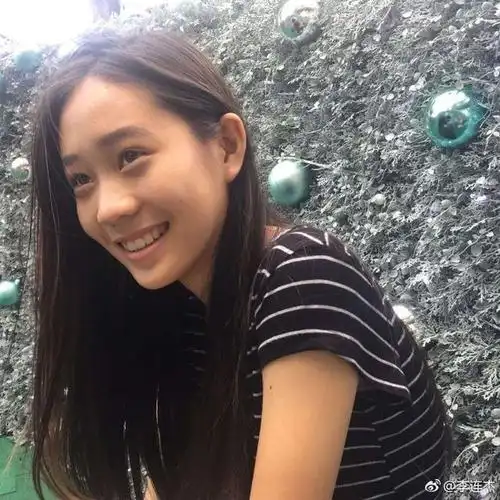 李连杰四个女儿待遇大不同!