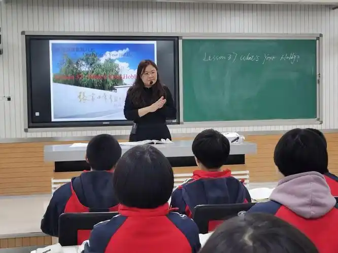 成长路上展风采—张家口市实验中学初中部青年教师课堂教学展示