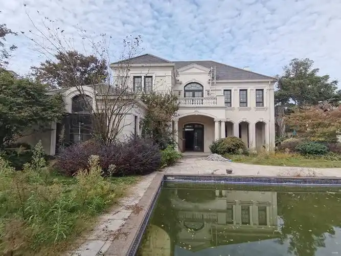 玫瑰园 独栋别墅 真实在售 私人泳池大花园 私密性高,昆山市绿城玫瑰