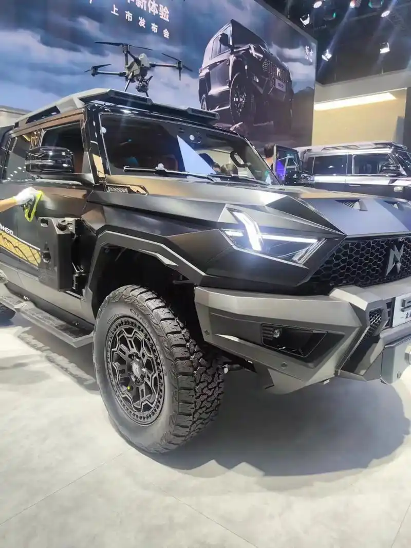 猛士917震撼登场:豪华电动越野神车!2023成都车展拉开帷 - 抖音