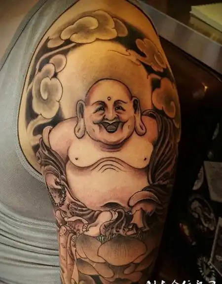 笑看众生,手臂弥勒佛个性纹身图案