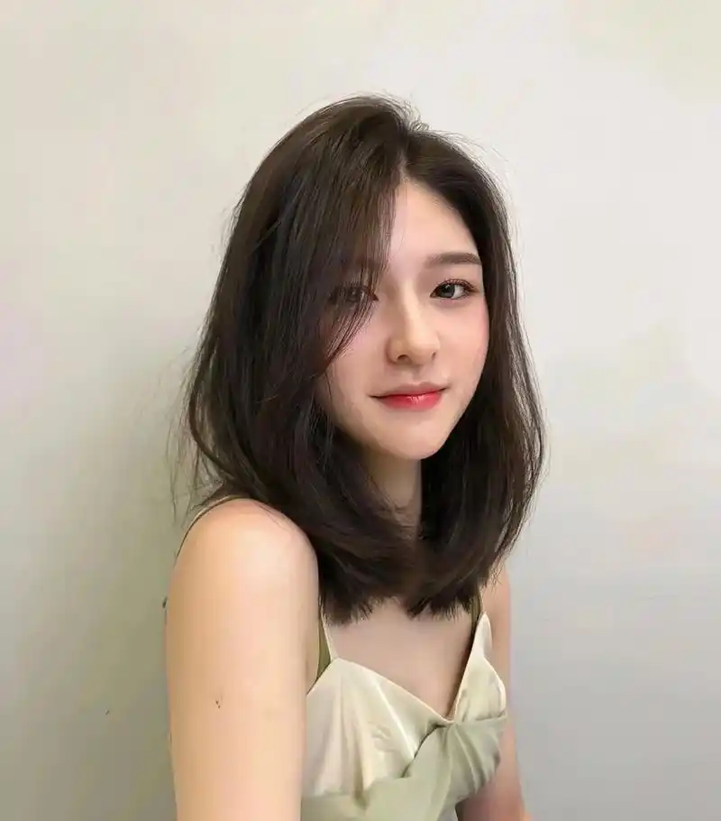 这也太好看啦,层次感锁骨发 想剪锁骨发的女生可以参考 - 抖音