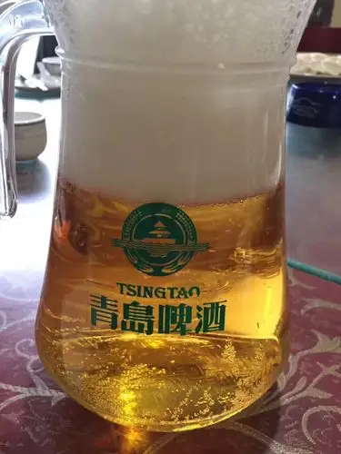 青州市盛宏酒店对面青岛一厂啤酒鲜啤原浆青州总代理 衡王府路与尧王