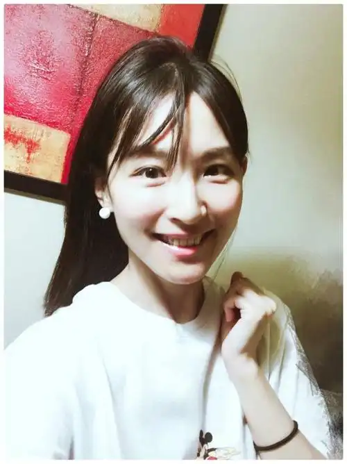 不断而她被骂后退出娱乐圈据说拍摄第三季的时候赵霁已经贫血很严重了