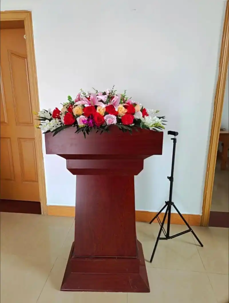 高档会议桌花演讲台花🌹