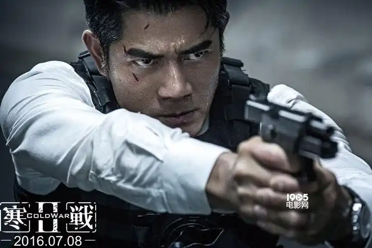 郭富城在《寒战》中的警察扮相