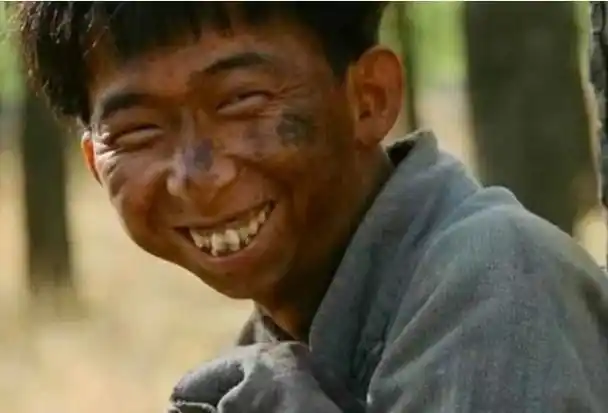 丑男巨兴茂:配角翻身大导演,7年成亿万富翁,39岁娶娇妻牟兴区