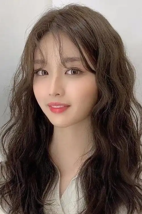 「美发图鉴」2021年最新女生烫发发型,减龄显气质的最佳选择!