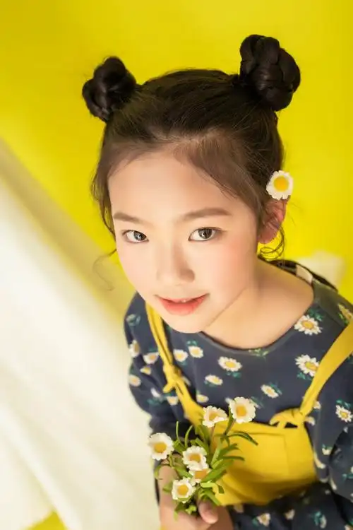 我四大灰狼的儿童摄影作品《十岁女孩》