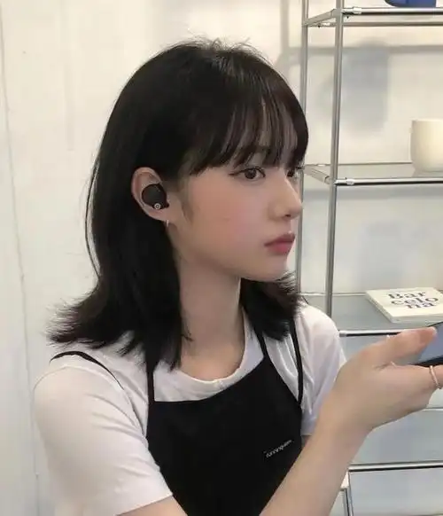 可盐可甜的层次披肩发