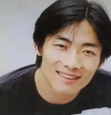 50岁无子女做配多年为人低调不炒作的祖峰才是娱圈清流