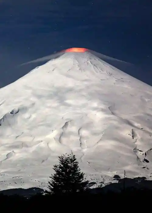 智利比亚里卡火山活跃