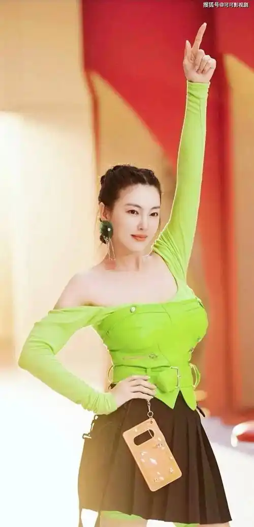 霸气女王张雨绮,性感火辣,活出女人真性情