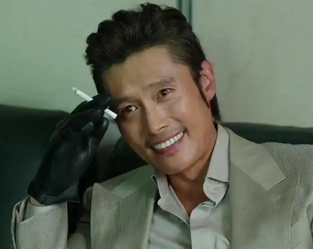 《局内人》:李秉宪 = 最佳男主角 x 4