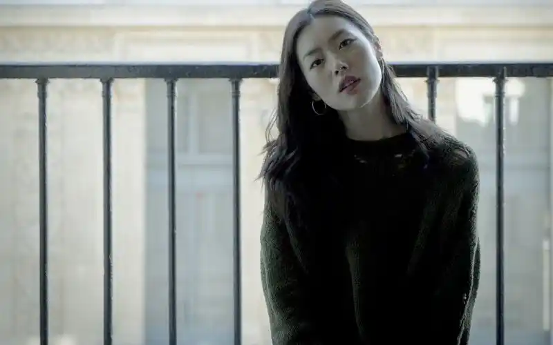 刘雯时尚唯美街拍图片桌面壁纸第一辑