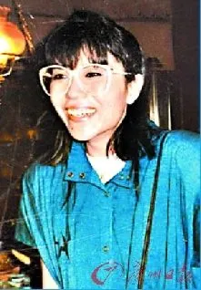 恋情密封,莎莉也甘愿做天王背后的低调女人,可惜后来"红颜知己"朱咏婷