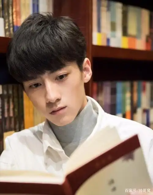 初三男生照片帅气00后 初三学生照片男生帅气-图片大观-奇异网