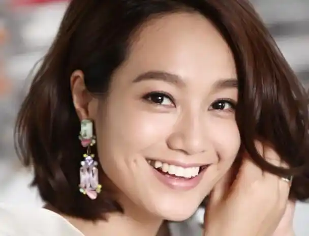 丁子玲_《楚乔传》洛河的扮演者丁子玲变身鸡汤王 丁子玲个人资料