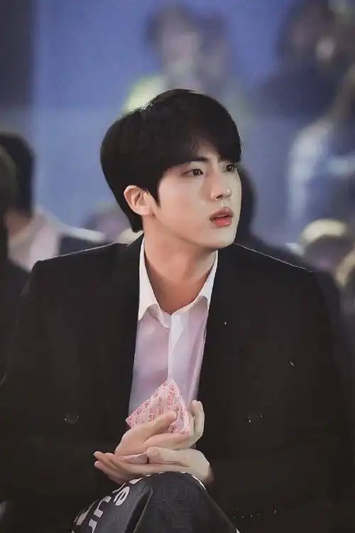 防弹少年团:大哥金硕珍,可盐可萌,门面靓仔,会做饭的好男人