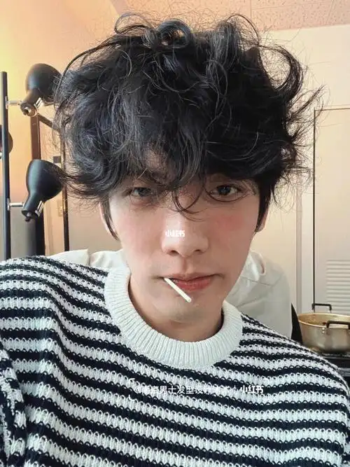 男生超帅慵懒羊毛卷氛围感十足