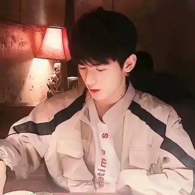 侧面帅气唯美男生头像