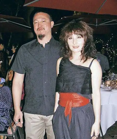 何超仪老公陈子聪婚后爆肥 早已不见昔日帅气形象