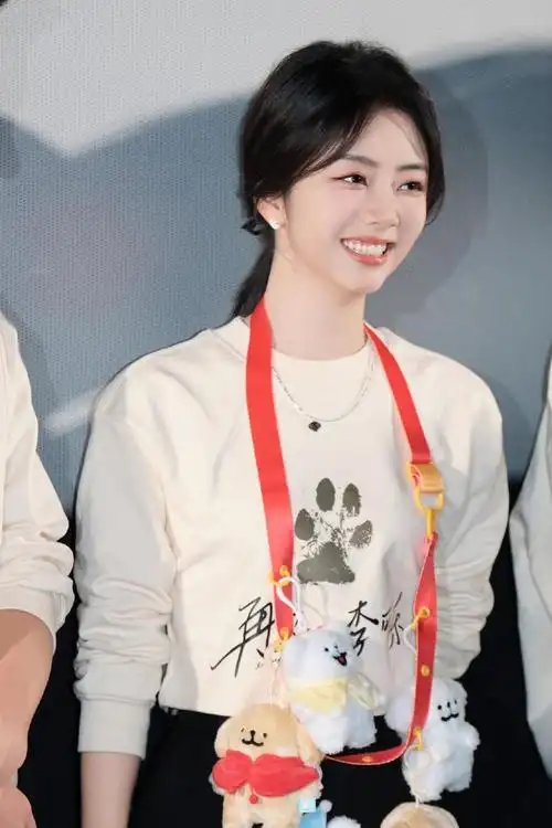 电影再见李可乐首映礼获盛赞谭松韵表演细腻入微引全场泪目