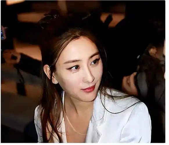 黄毅清再爆马苏"艳照":男友换不停,坐实圈内"女海王"宝座!