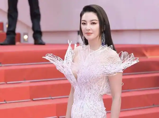 原创张雨绮早年和陈冠希合照流出看到照片才知周星驰的眼光有多毒