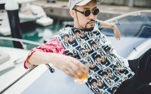 专访mchotdog热狗把亚文化带入时尚潮流忠于生活忠于人生才是真流行