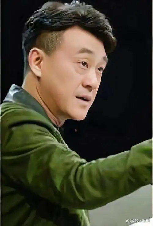 国家一级演员何冰