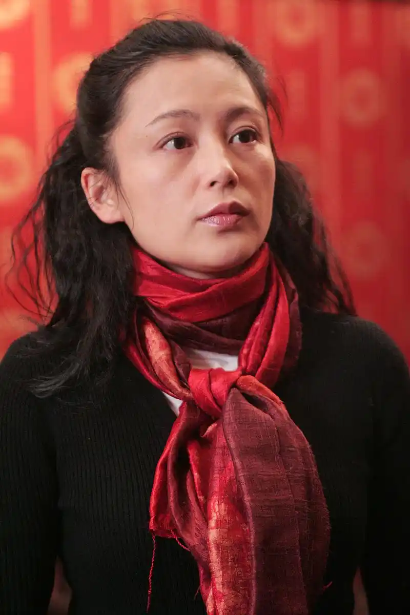 一次,陈红突然问陈凯歌:"如果我嫁给别人,并且一直做演员,会是什么