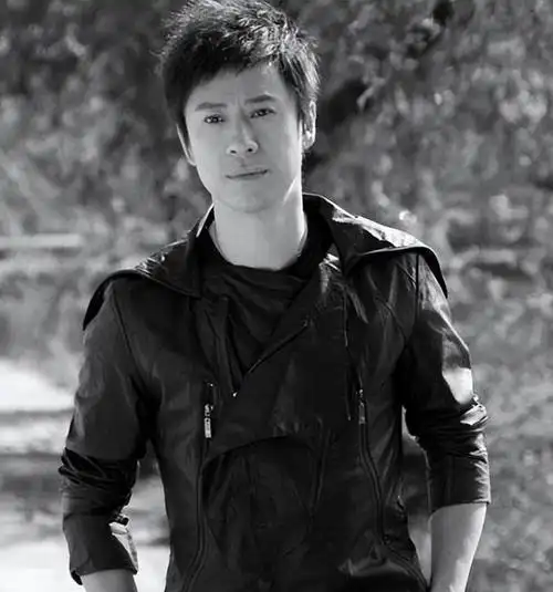 著名歌手解晓东:我这辈子最正确的决定,就是娶了一个平凡的妻子