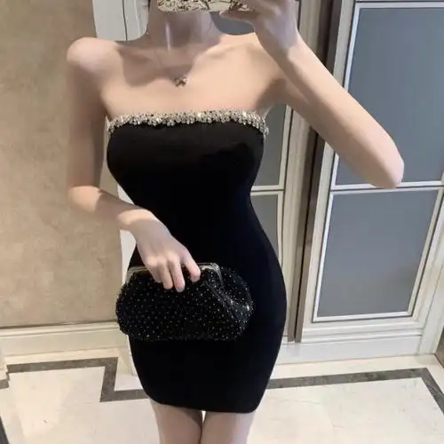 抹胸连衣裙春夏新款裙子味复古chic包臀裙闪闪水钻一字肩小黑裙女