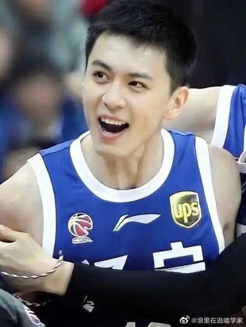 杨鸣称颜值在成绩面前不值一提##杨鸣回应长得帅有啥烦恼