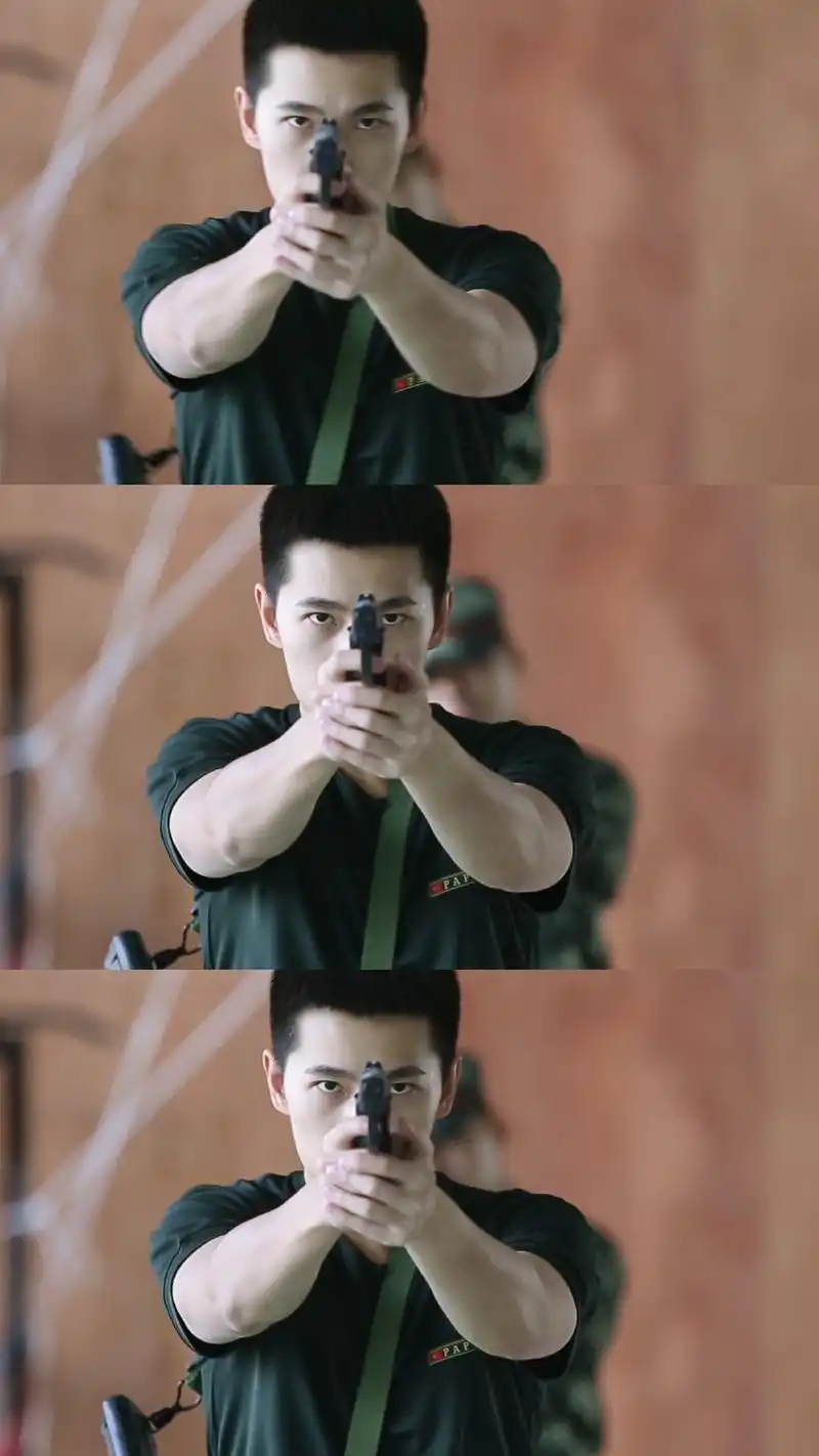 骨子里透着坚定. 杨洋寸头穿军装真的a到爆!