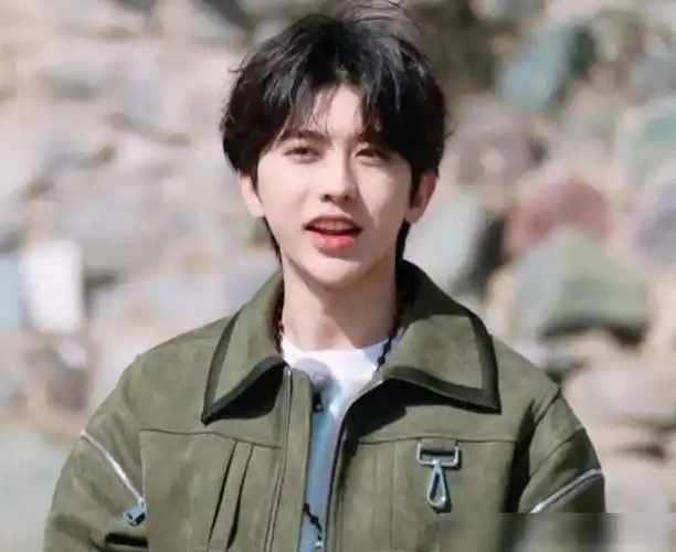 综艺奔跑吧黄河篇已上线蔡徐坤帅气又有趣成毅太憨了