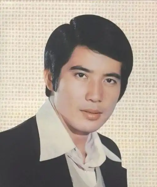 秦汉儿子:爸爸与林青霞纠缠20年,他至今未婚却有一个2岁的女儿|秦祥林