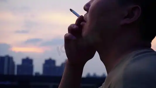 抽烟剪影来回徘徊惆怅悲伤个人vip和企业vip免费下载抽烟剪影-词推荐