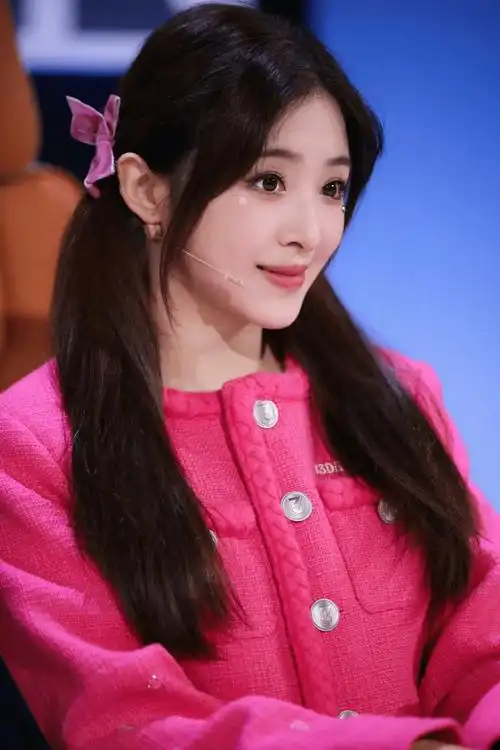 张含韵造型写真:清新甜美,玲珑俊秀