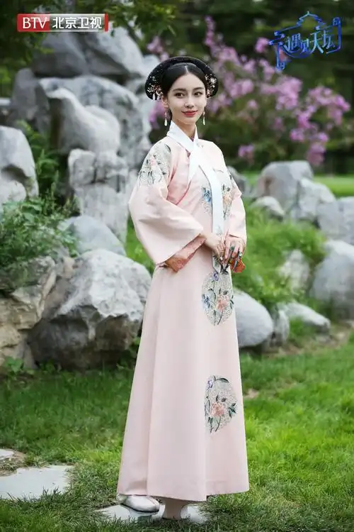 angelababy《遇见天坛》探秘祈年殿 清装造型穿越时空