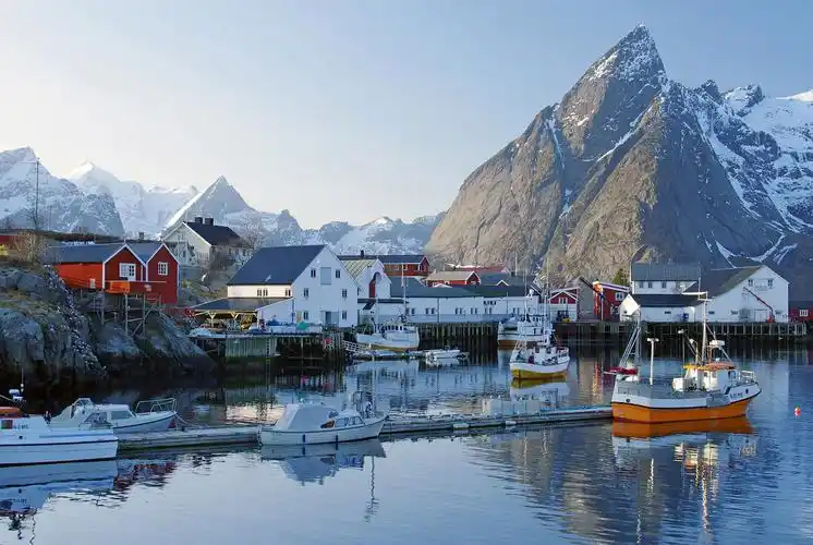 挪威雷讷小镇不同于其他观测极光地点冷到爆炸的情况