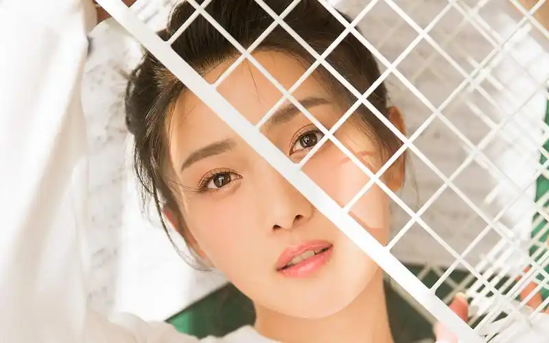 首页 桌面壁纸 清新性感美女白色t恤唯美写真图片壁纸上一张下一张