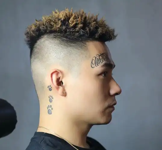 2021精选男发17款,越剪越时尚,想不帅都难_发型