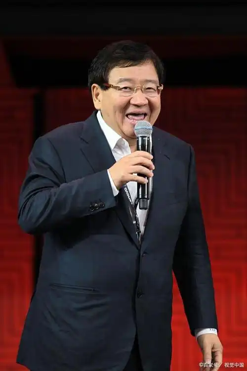 曹可凡吃原味大肠上热搜,与金星不和,《金星秀》停播之谜揭开?